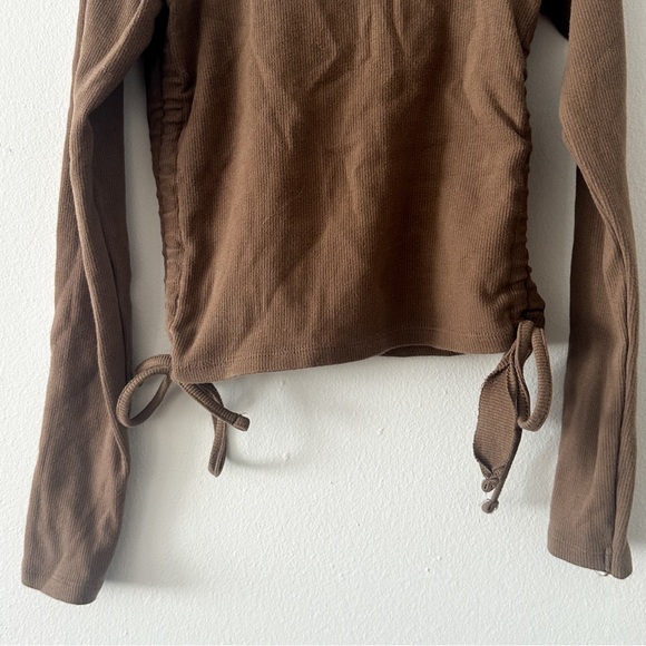 Pull & Bear Stretchy Long Sleeve Brown Crop Top Size Small - Picture 3 of 9